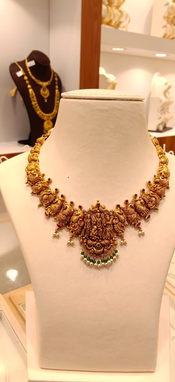Neckles 
